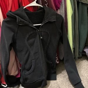Lululemon Scuba hoodie ! 🌺
